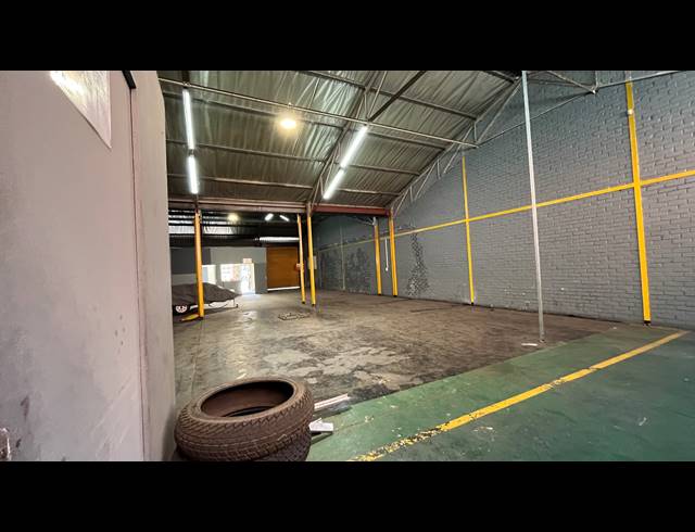 301M² WAREHOUSE FOR SALE IN ISANDO